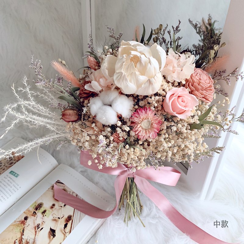 Bridal Dried-flower Bouquet - ช่อดอกไม้แห้ง - พืช/ดอกไม้ สึชมพู