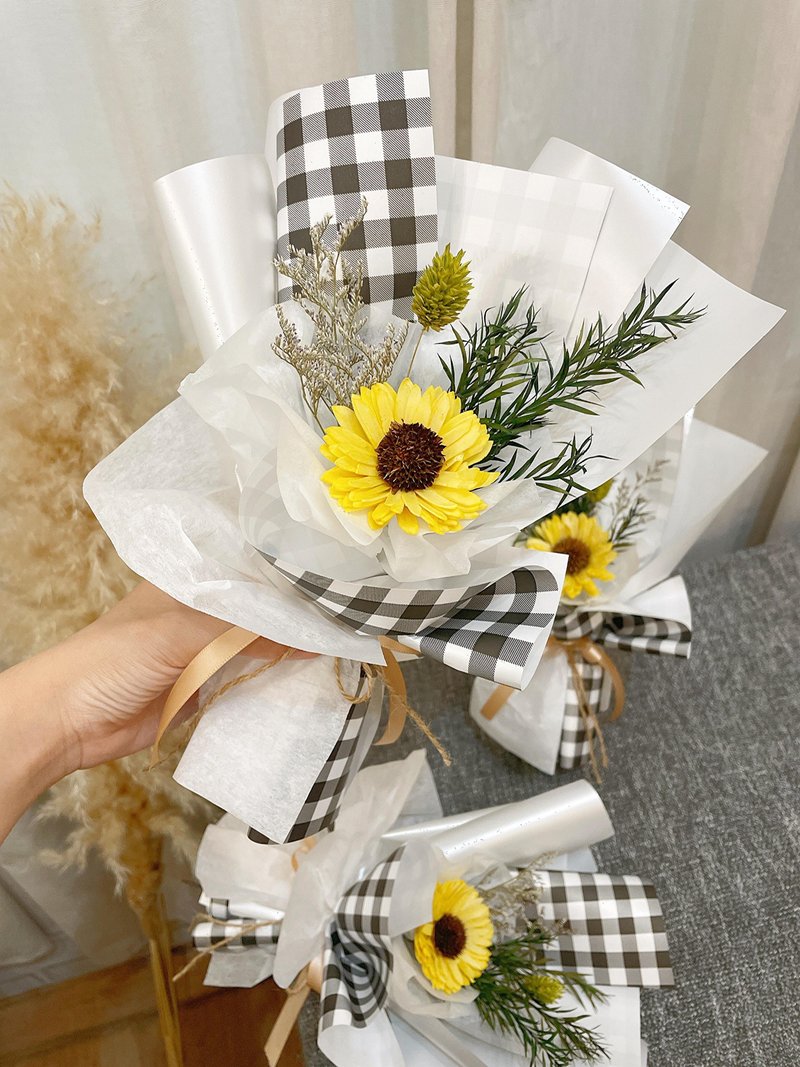 乾燥花束【鄉村格子】生日花束 母親節花束 畢業花束 教師節禮物 - 乾燥花/永生花 - 植物．花 