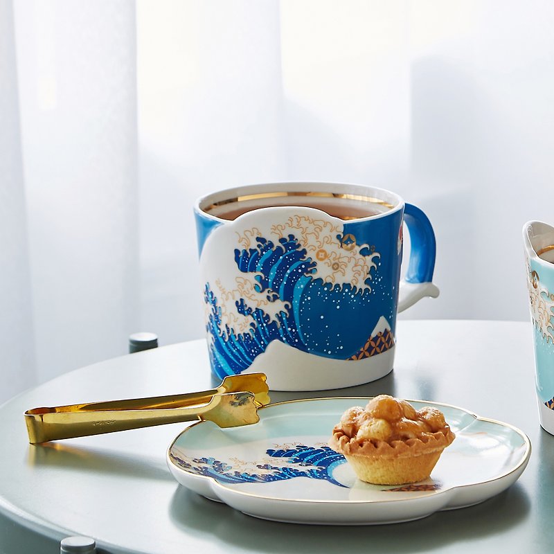 日本浮世繪海浪 樂滔滔馬克杯(深藍)-葛飾北齋/歌川國方貓咪 - 杯子 - 瓷 藍色