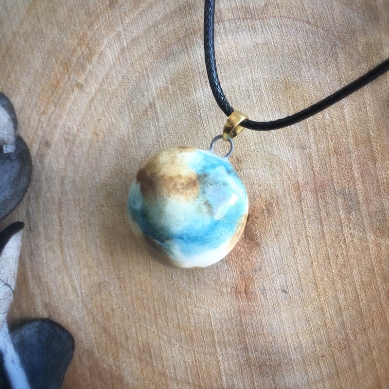 [Fragrance Diffusion Necklace] Perfume Essential Oil Necklace - Vast Desert Full Moon Type | Handmade Pottery - สร้อยคอ - เครื่องลายคราม สีกากี