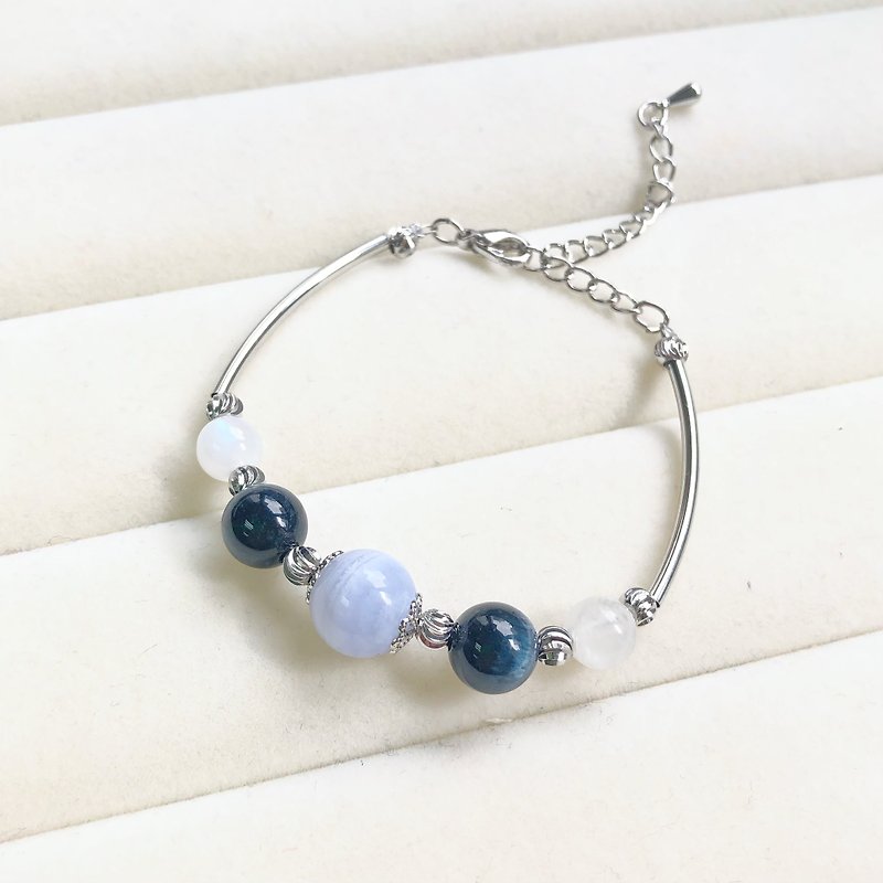 Crystal  Crystal Bracelet Bangle elastic - สร้อยข้อมือ - คริสตัล สีน้ำเงิน