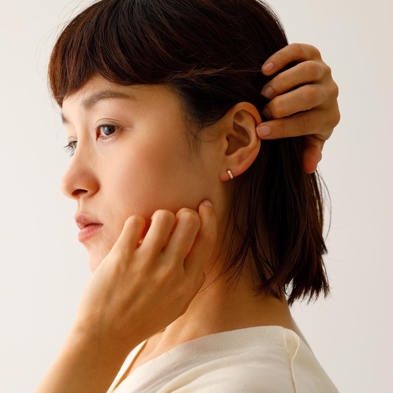 cradle-plain GD ―小ぶりでシンプルなゴールドライン miniループフィットイヤリング - ピアス・イヤリング - 金属 ゴールド