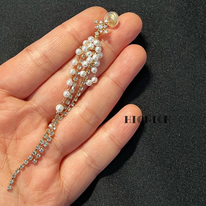 Hi Onion: Unique Pearl & Cubic Zirconia Long Tassel Earrings - Chic Coil Design, Face-Slimming, Fashionable, Sophisticated & Versatile - ต่างหู - ไข่มุก 