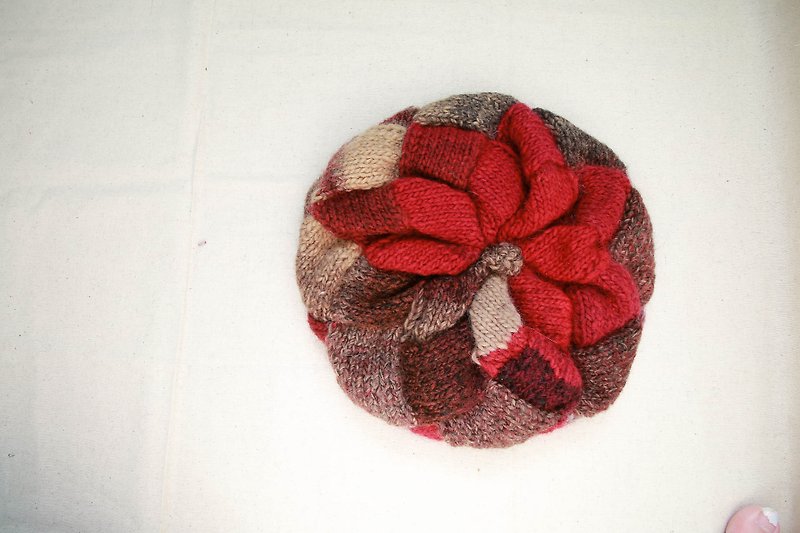 Design araignee*handmade caps - knit beret*- splicing Retro Red and brown rice painter cap - หมวก - ขนแกะ สีแดง