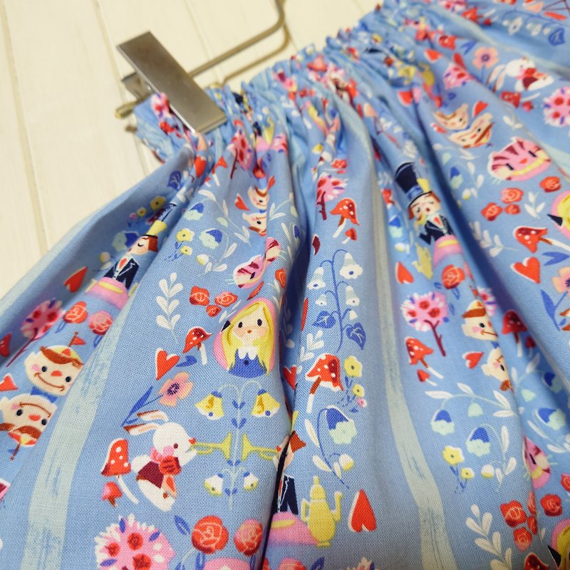 【Made to order】Alice in Wonderland A light blue / made in JAPAN / USA fabric - กระโปรง - ผ้าฝ้าย/ผ้าลินิน สีน้ำเงิน