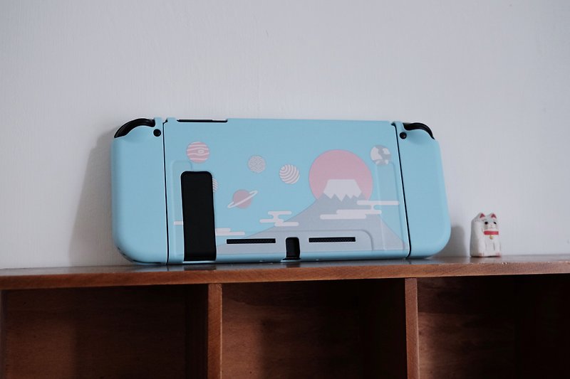 Two-color into the planet and Mt. Fuji SWITCH case - Gadgets - Plastic Multicolor