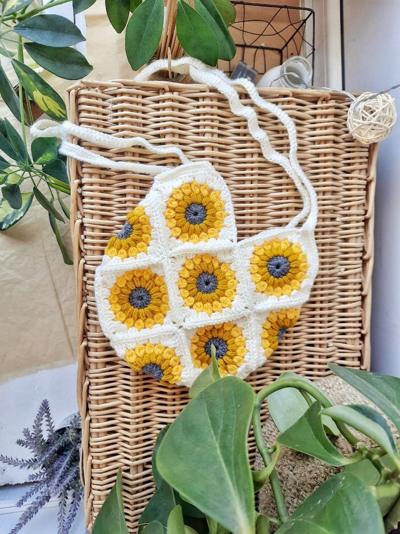 Crochet Sunflower Bag, Sunflower Tote, Market Bag, Crochet Bag, Sunflower Purse - 手提包/手提袋 - 棉．麻 多色