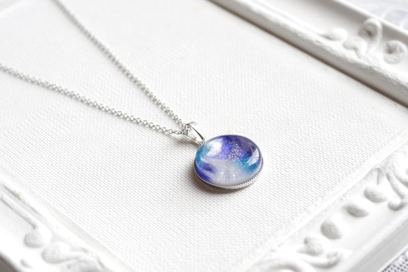 Resin Art Round Pendant - Shiosai - สร้อยคอ - เรซิน สีน้ำเงิน