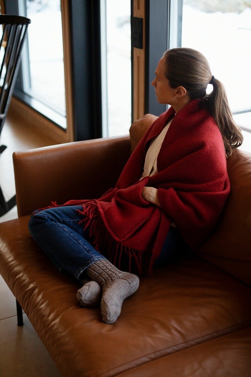 UNI羊毛口袋披肩 (深紅) - 圍巾/披肩 - 羊毛 紅色