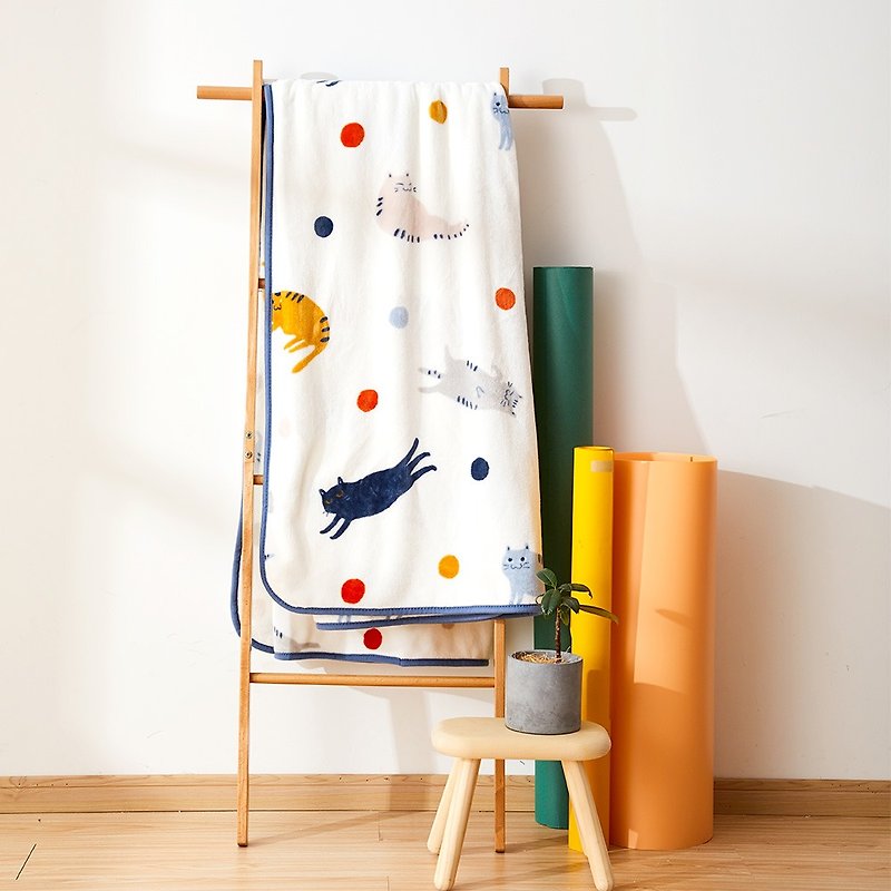 波點喵 貓咪雙面印花法蘭絨毯蓋毯子 夏季空調毯無靜電休閒毯 - 棉被/毛毯 - 聚酯纖維 白色