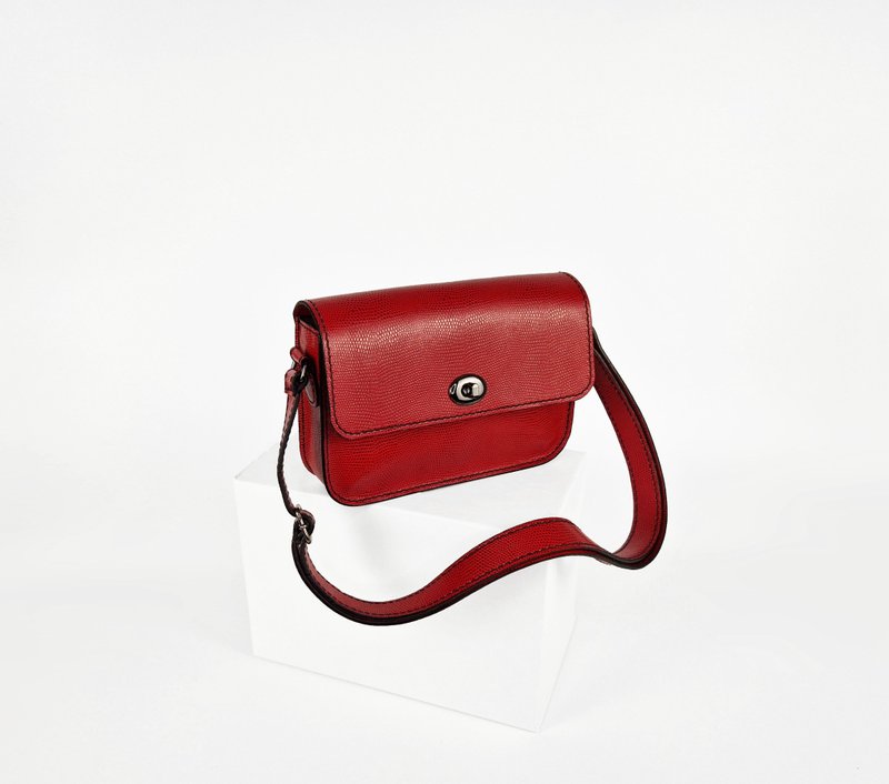 Leathe Minimalist Red Shoulder Crossbody Small  Bag, Handmade Gift Idea - 其他 - 真皮 紅色