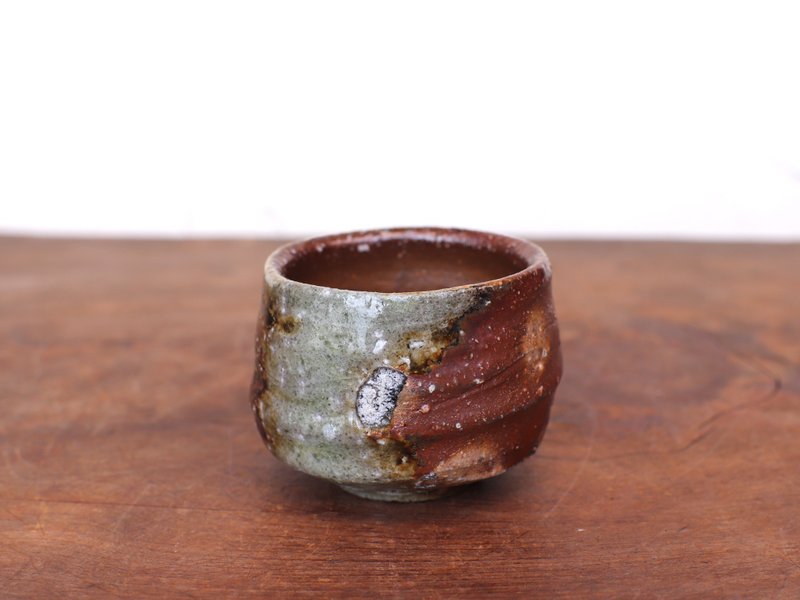 Bizen ware kiln change sake cup (with wooden box) gi-051 - Bar Glasses & Drinkware - Pottery Brown