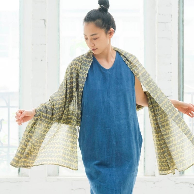 印度蓋染披巾 / 巴里紗 黃葉藤 - 圍巾/披肩 - 棉．麻 綠色