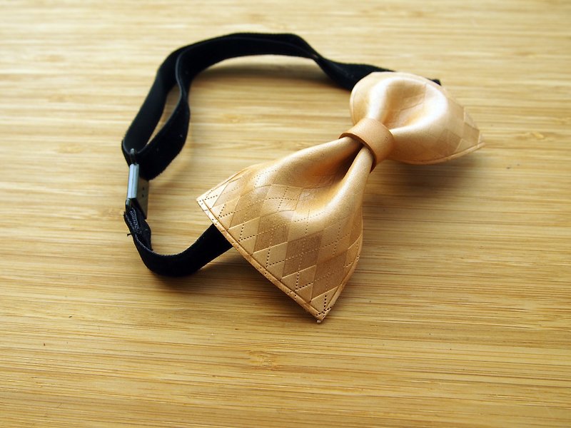 Hand-made original color vegetable tanned leather British check bow tie