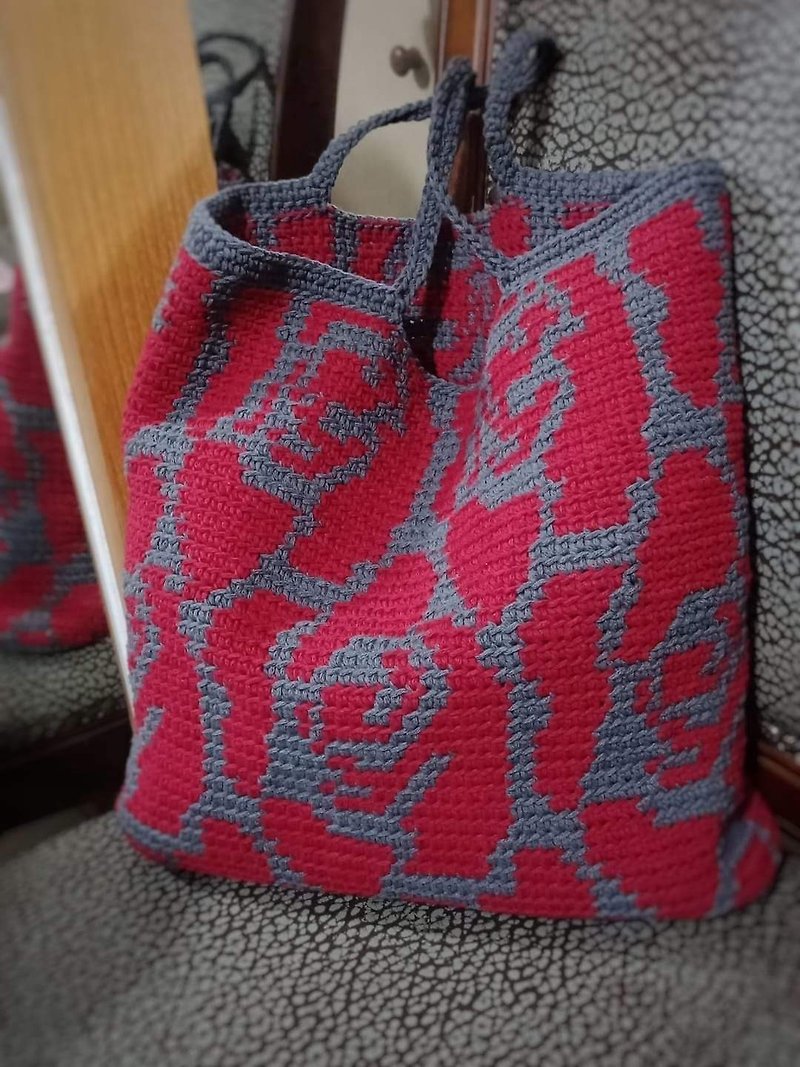 Woven bag big red rose bag - กระเป๋าแมสเซนเจอร์ - ผ้าฝ้าย/ผ้าลินิน 