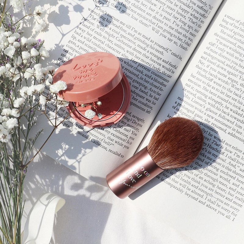ポータブルパウダーパウダーブラシ（自分を愛するスタイル） - メイク道具・鏡・ブラシ - その他の素材 