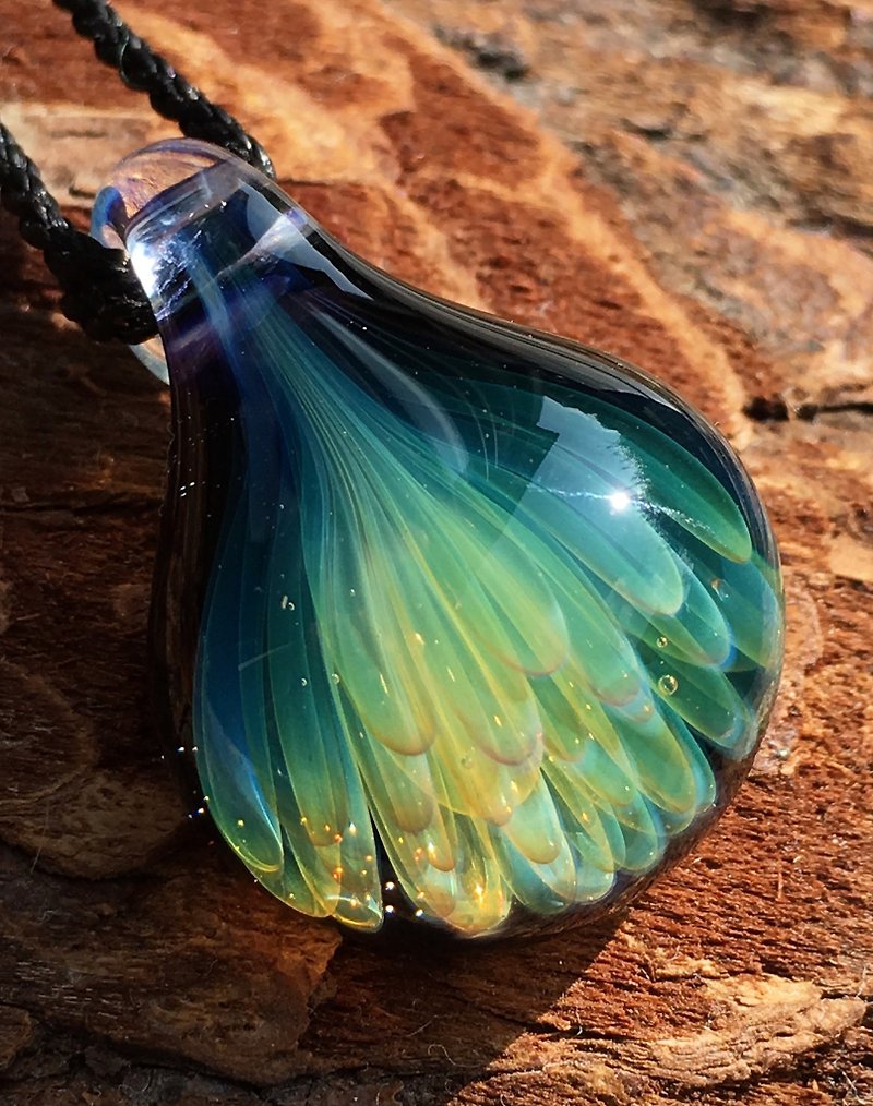 boroccus  Tear-shaped  Drop-shaped  Refractory glass pendant.