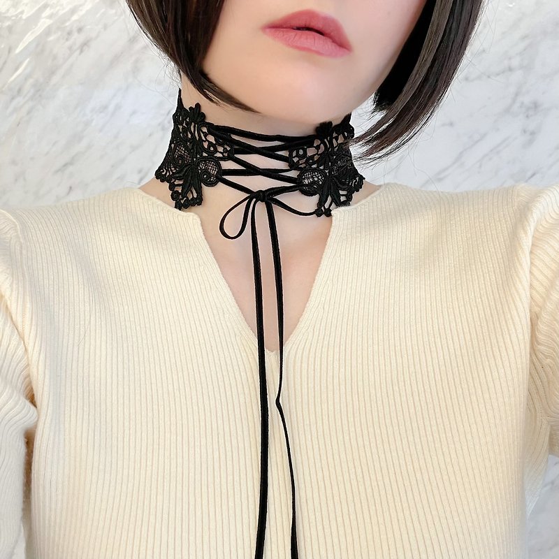 Queen of the Night / Black lace lace-up choker SV148 - Chokers - Polyester Black