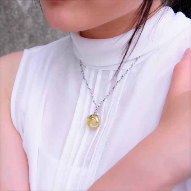 Diffuser Necklace Sweetheart Petite Bonbon Yellow Color with Oil Dropper - Necklaces - Colored Glass Yellow