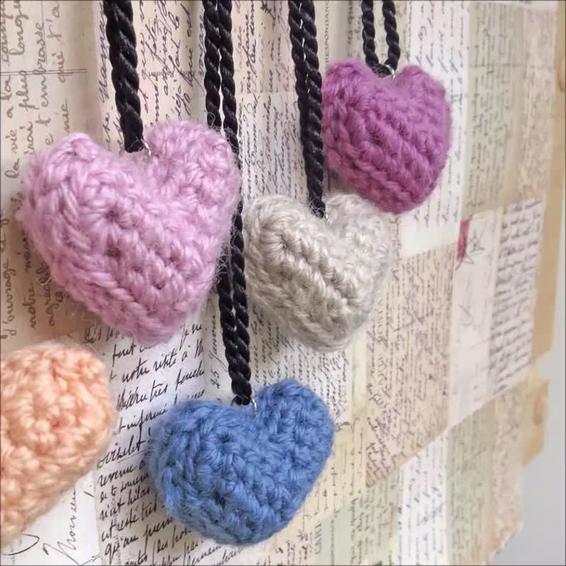 Essential Oil Diffuser Necklace Handmade Warm Heart Wool Charm with Oil Dropper - Necklaces - Wool Multicolor