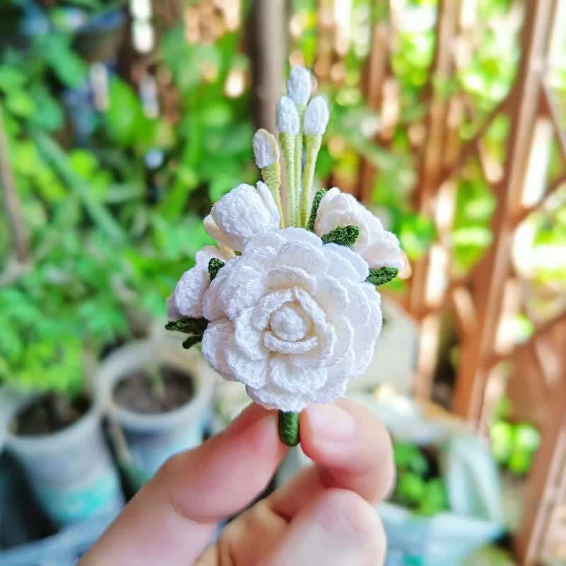 Jasmine flower brooch Crochet Flower - Brooches - Other Materials White