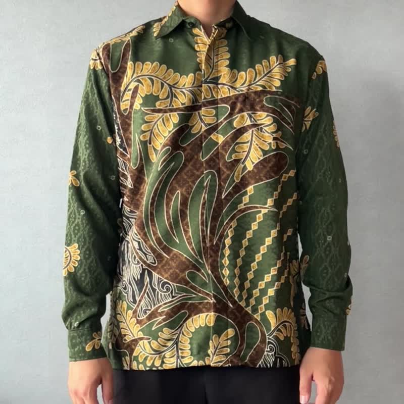 SATRIA Batik Men Long Sleeve Dobby Pattern Shirt - Autumn Green - SAT002 - เสื้อเชิ้ตผู้ชาย - วัสดุอื่นๆ สีเขียว