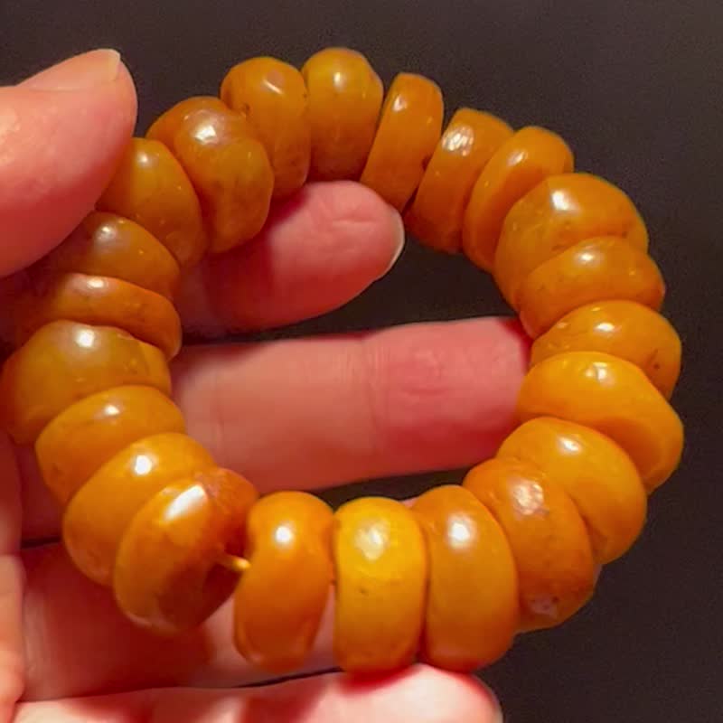 古董蜜蠟54克 22子 西藏老蜜蠟 琥珀 貿易珠 老蜜蠟 手串 手鏈 - 手鍊/手環 - 樹脂 金色