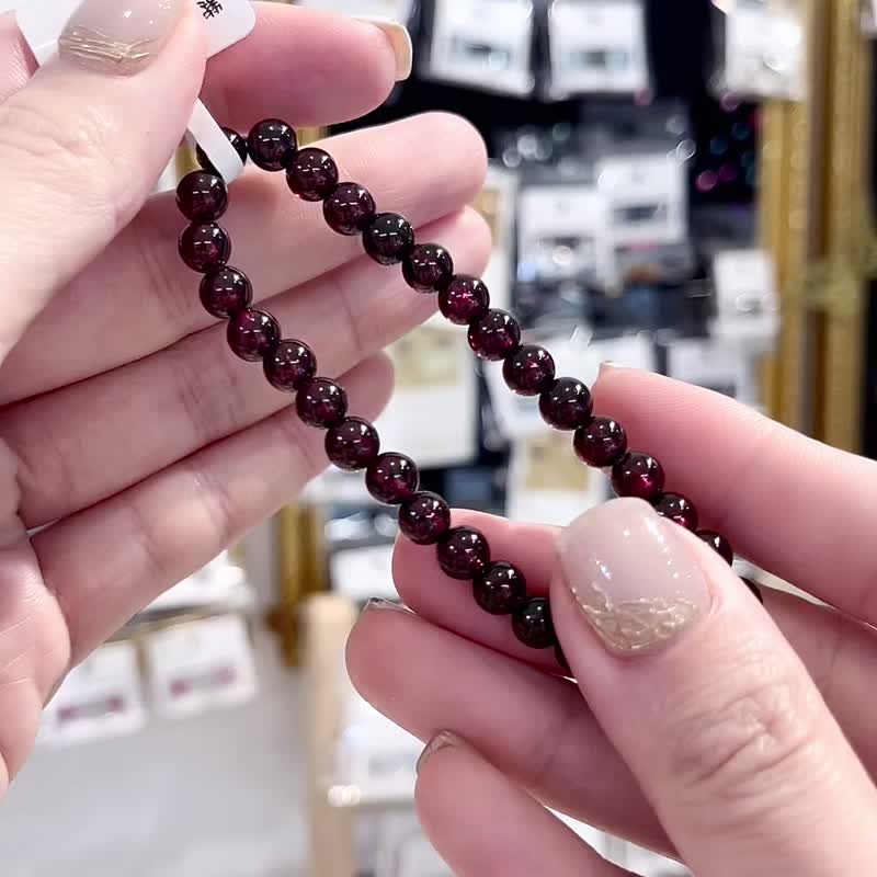 Purple Teeth Black Pomegranate 5.8+mm Crystal Hand Beads Temperament Purple Wine Red Beauty Crystal Qi and Blood Circulation - Bracelets - Crystal Purple