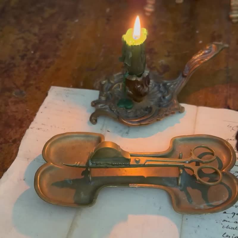 *50781-迷人法國百年黃銅燭芯剪含收納盤 - 擺飾/家飾品 - 銅/黃銅 