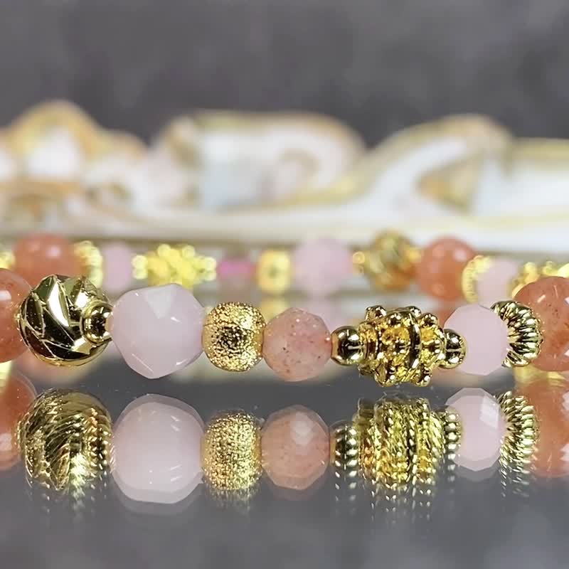 Golden Years | Golden Strawberry Powder Quartz | Gorgeous Youth | Ladies Crystal Bracelet - สร้อยข้อมือ - คริสตัล สีทอง