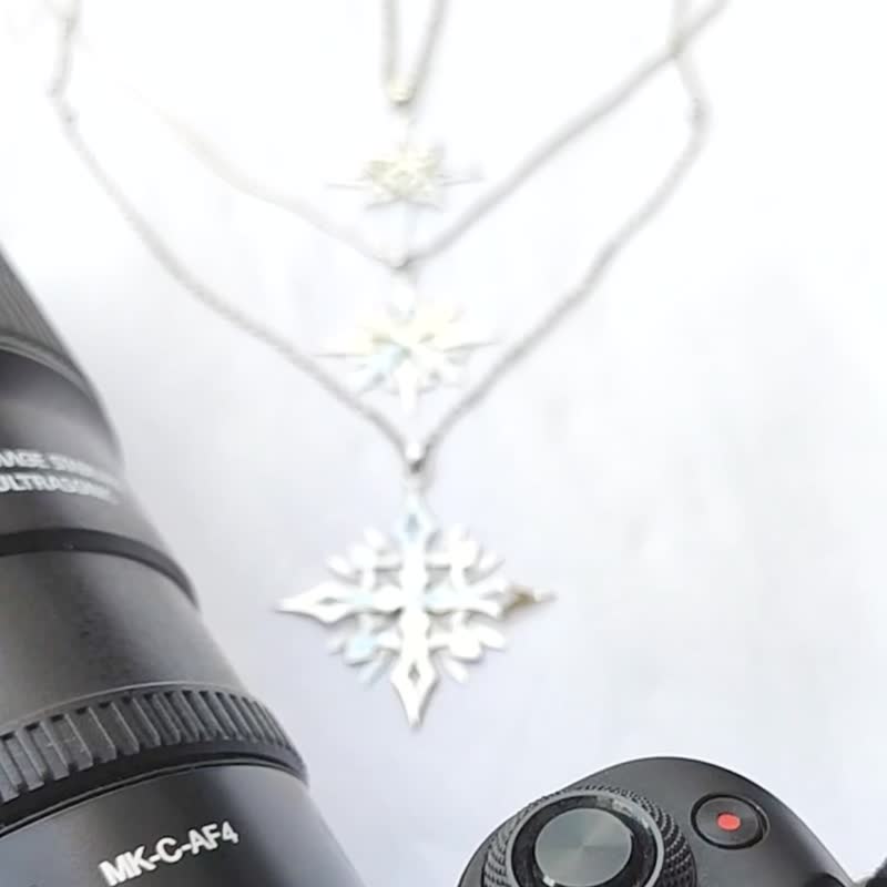 Pendant Snowflake | handmade jewelry - สร้อยคอ - โลหะ สีเงิน