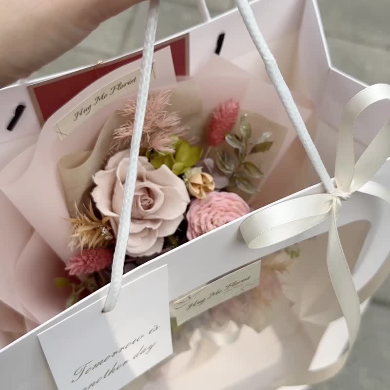 Heart-warming eternal rose bouquet - Dried Flowers & Bouquets - Plants & Flowers Pink