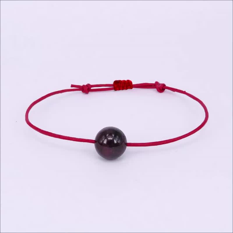 Garnet January Birthstone Lucky Red Leather Bracelet Adjustable Slip Knots - สร้อยข้อมือ - เครื่องเพชรพลอย สีนำ้ตาล