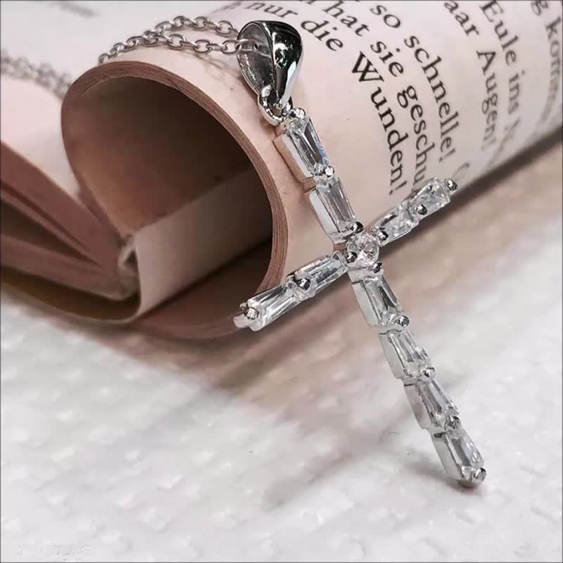 純銀十字架項鍊鋯石款 信仰項鍊 1mm極細鎖骨鍊 可調式鍊長 - 鎖骨鍊 - 純銀 銀色