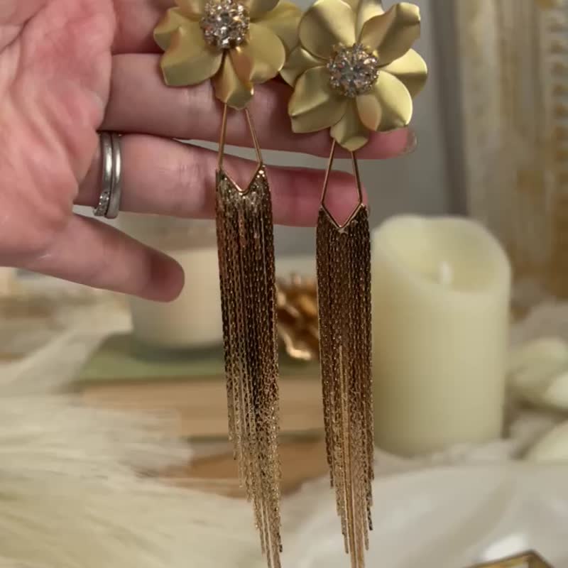 Wedding wedding bridal tassel gold flower lover flower large earrings bride - Earrings & Clip-ons - Other Metals Gold