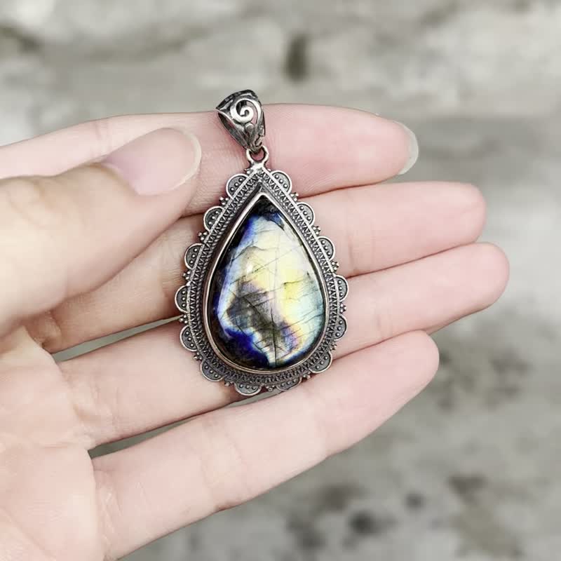 Xiyingyao 925 Silver labradorite color labradorite pendant necklace ethnic style retro for men and women - สร้อยคอ - คริสตัล สีเงิน