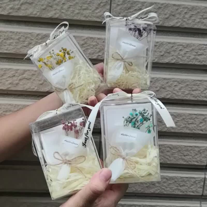 永生花卡片 乾燥花卡片 手工卡片 畢業卡片 乾燥花卡片 附透明盒 - 乾燥花/永生花 - 植物．花 多色
