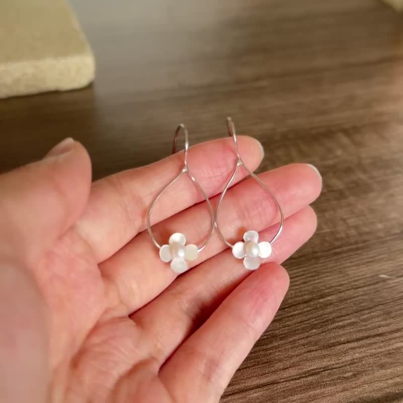 Unattainable - Freshwater Pearl & Mother of pearls sterling silver ear studs - ต่างหู - เงินแท้ ขาว