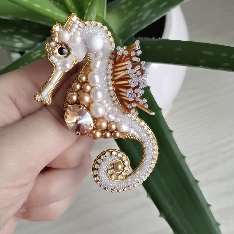 Seahorse jewelry brooch, handmade gifts, Seahorse brooch beaded,  Unique gift - Brooches - Glass Gold