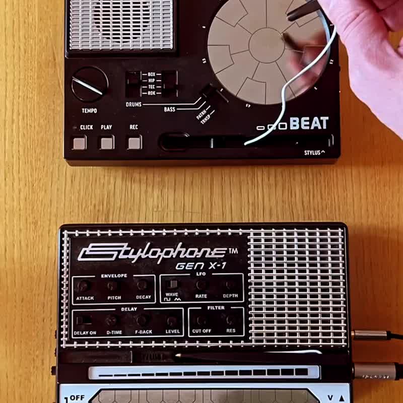 Stylophone】BEAT ポケットドラムマシン シンセサイザー 手持ち