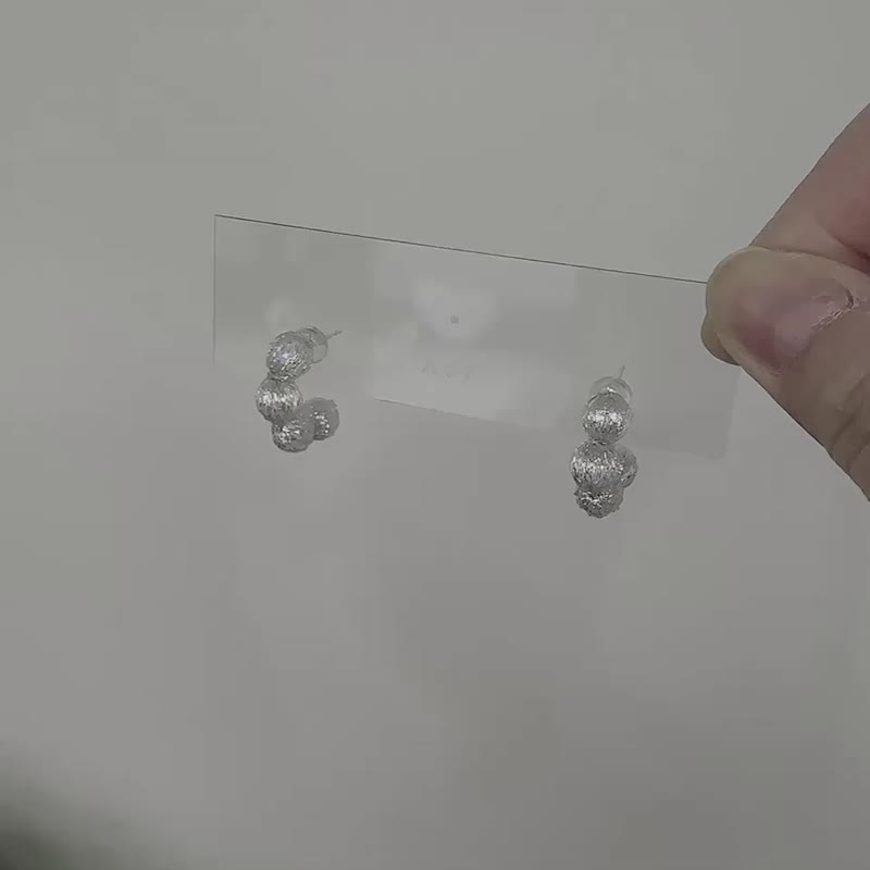 氣泡珠珠 C 型耳環 - 耳環/耳夾/耳骨夾 - 壓克力 銀色