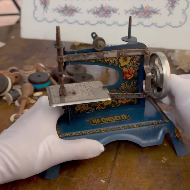 *50780-稀有迷人法國古董Ma Cousette 迷你縫紉機 - 擺飾/家飾品 - 其他金屬 