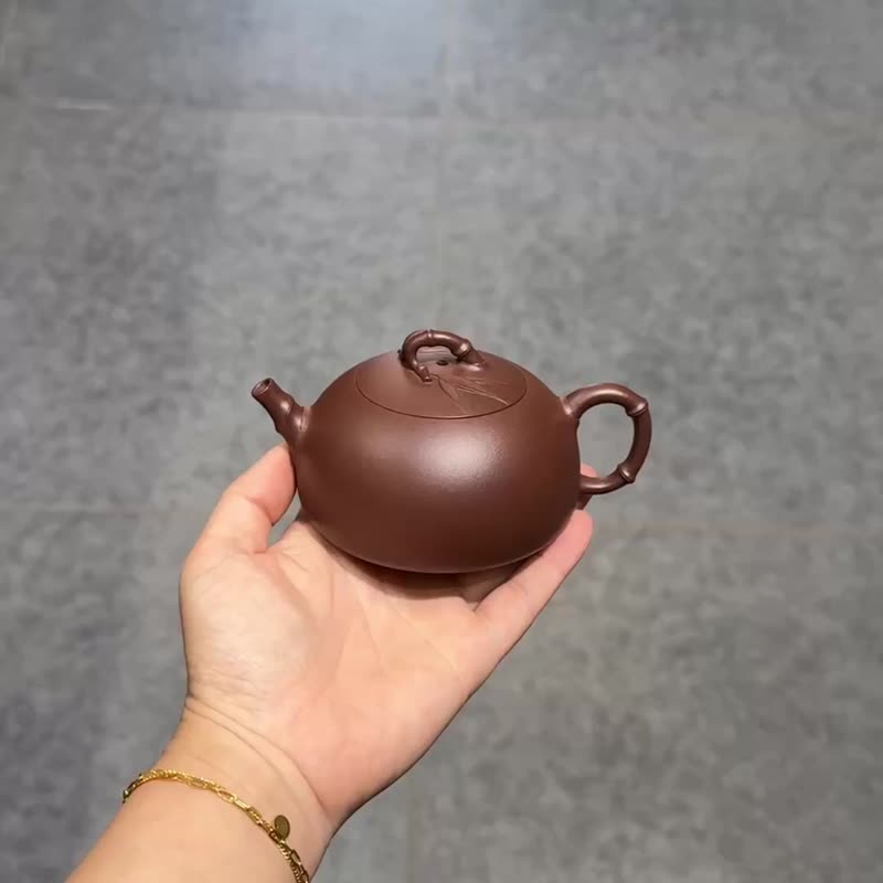 竹節玉乳 手工容量250cc紫泥整個壺身都十分柔軟溫和邊緣處都以溫 - 茶壺/茶杯/茶具 - 陶 