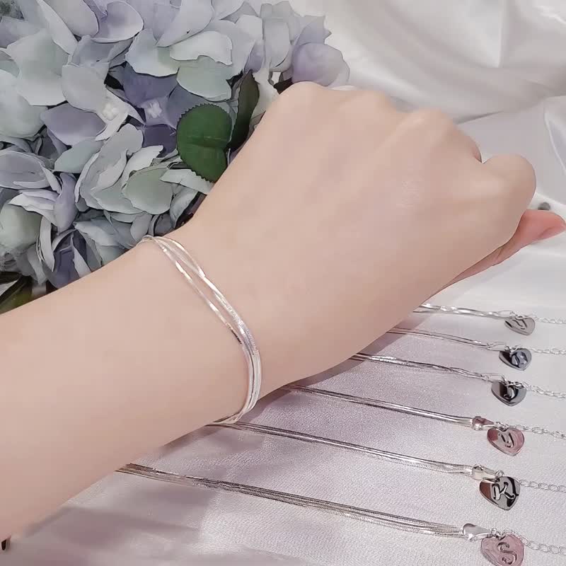 (Customise gift) Three-layer Silver bracelet (with Heart Shape Alphabet) - สร้อยข้อมือ - อลูมิเนียมอัลลอยด์ สีเงิน