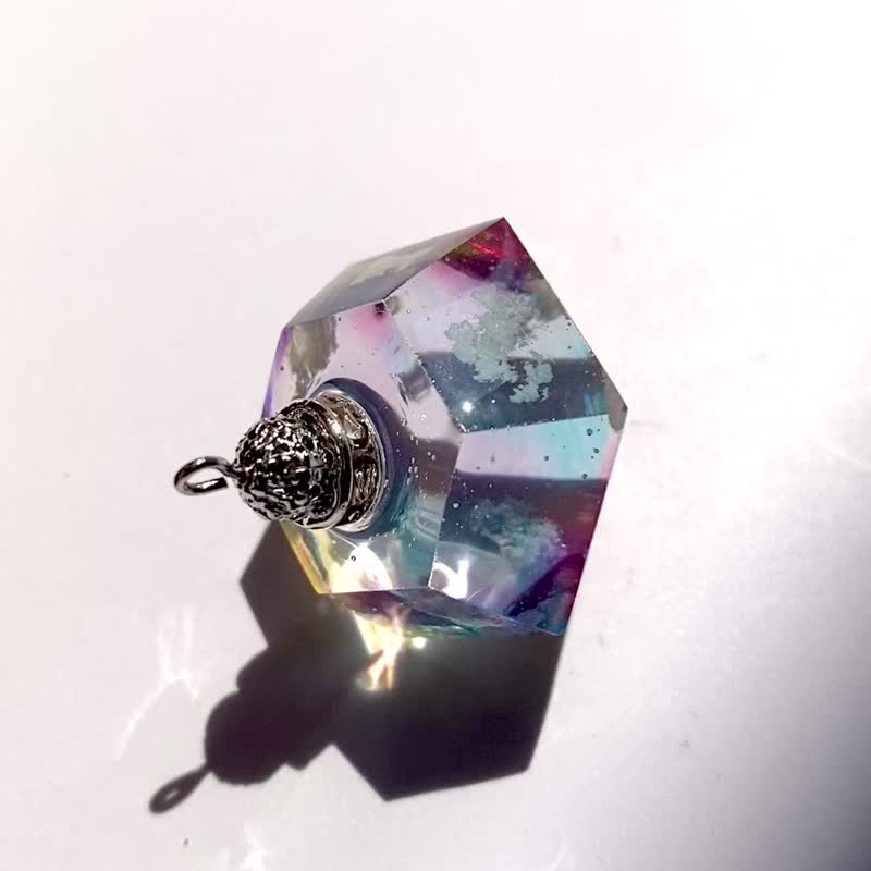 cloud resin sky jewel Twilight1 pendant - Necklaces - Resin Multicolor