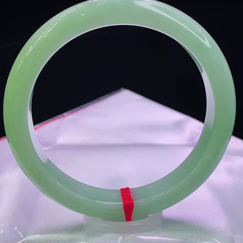 緬甸老坑 天然A貨翡翠手鐲 圈口61.2MM 冰糯滿豆綠 編號03036 - 手鍊/手環 - 玉石 