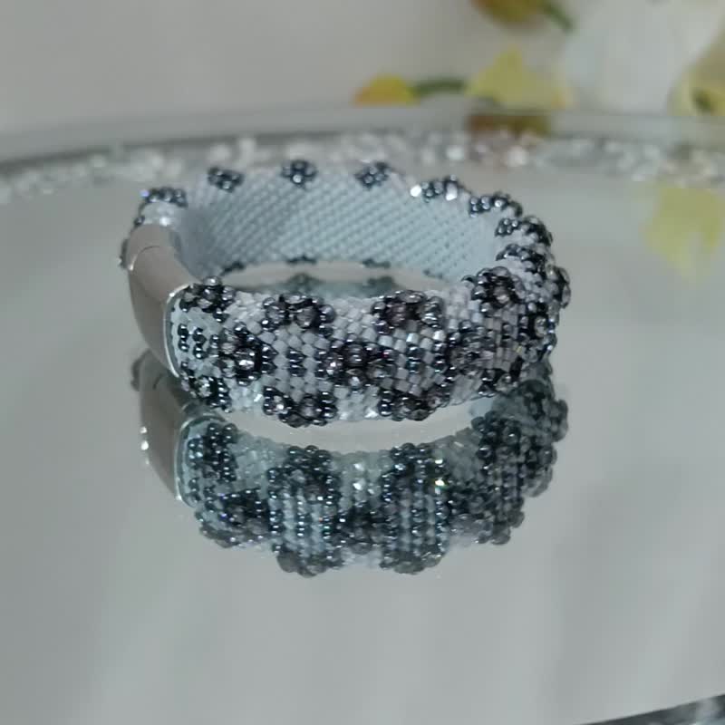 Crystal Bracelet For Women Grey Moissanite Bangle Indian Style Cuff Bracelet - 手鍊/手環 - 玻璃 灰色