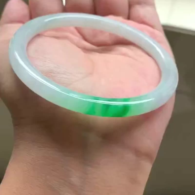 冰種翡翠天然翡翠玉鐲A玉手鐲 玉鈪 • 糯冰辣綠翡翠圓鐲 - 手鍊/手環 - 玉石 綠色