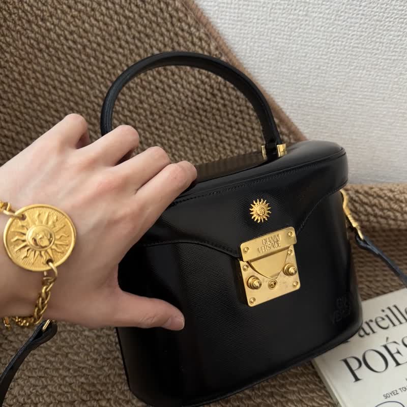 中古包 Versace 范思哲 太陽神金扣小盒子包 - 手提包/手提袋 - 真皮 黑色