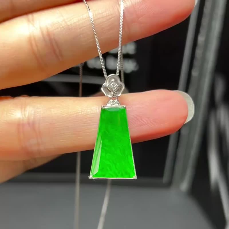 天然A貨緬甸翡翠吊墜 18k白金鑲嵌 送s925銀鏈子 - 項鍊 - 水晶 